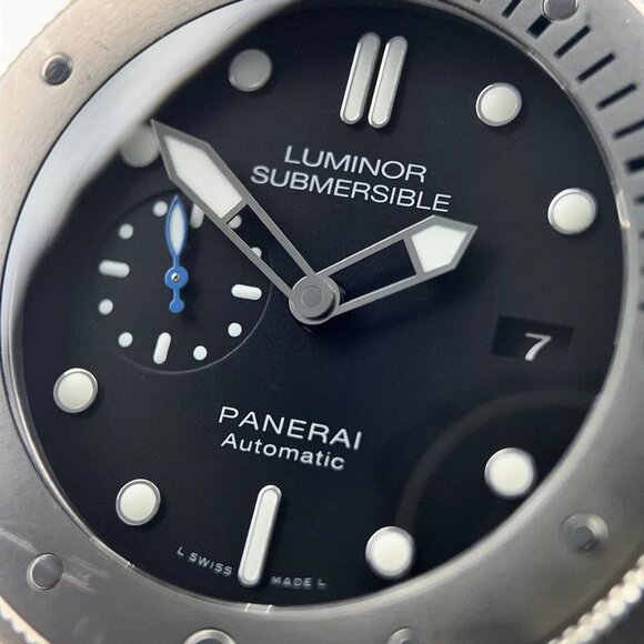 Panerai Luminor Submersible Titanium Black Dial 47mm Automatic Watch PAM01305 - Picture 3 of 10
